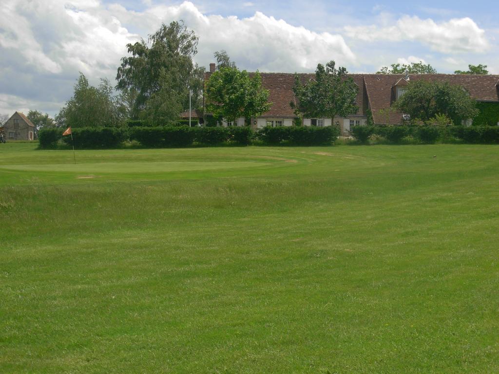 Le Clos Du Golf Dame-Marie-les-Bois Екстериор снимка