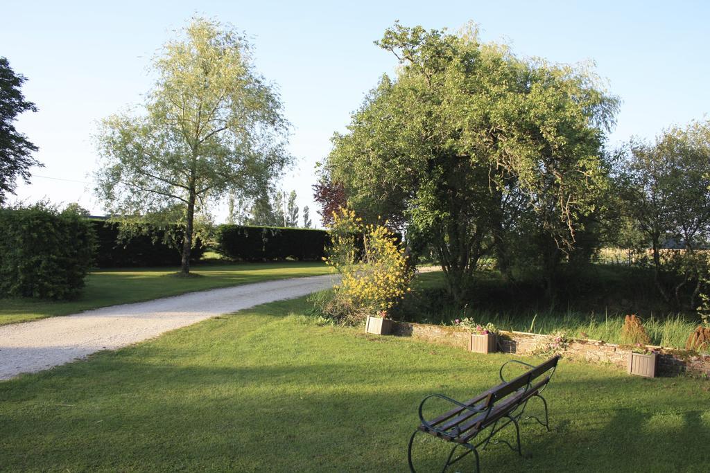 Le Clos Du Golf Dame-Marie-les-Bois Екстериор снимка